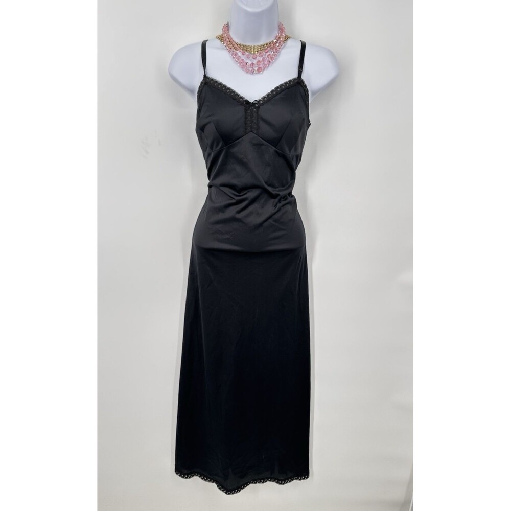 Vintage Vanity Fair Black Slip SZ 34 Lace Trim Long Stretch Made In the USA slit